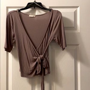 Cross wrap tie knot top